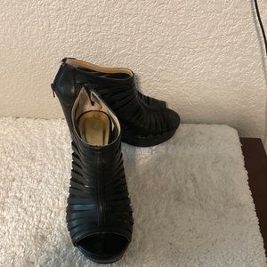 Gently Used Women Shoes